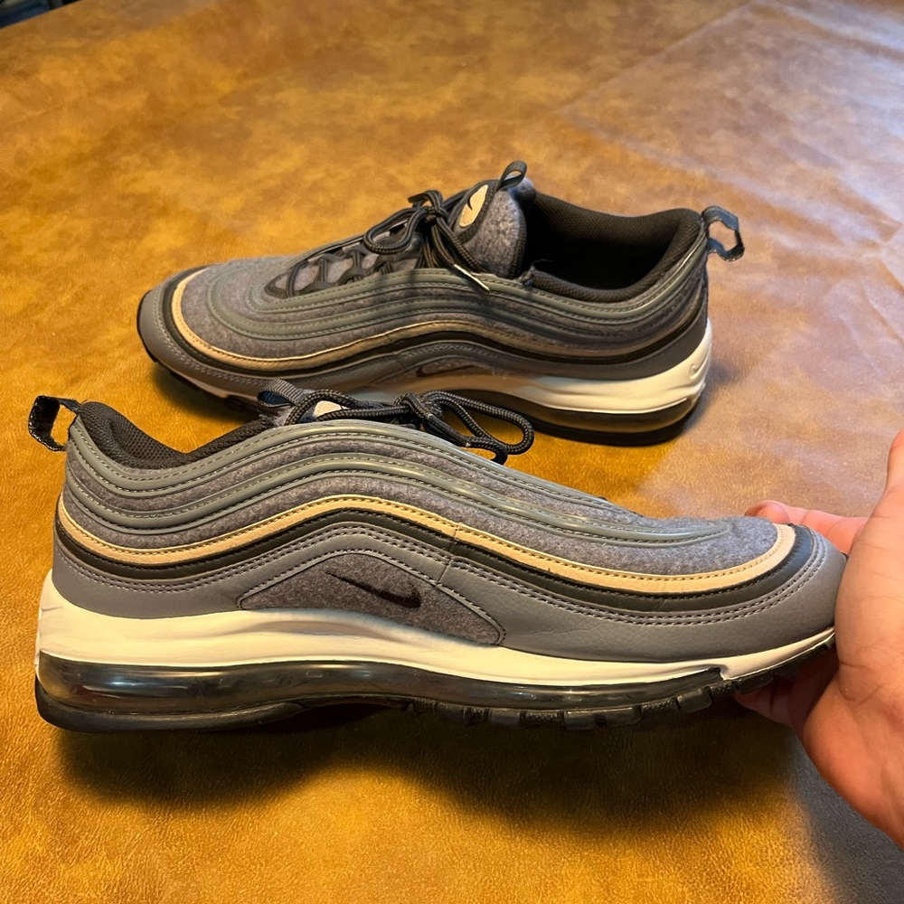 2017 Air Max 97 Premium 'Cool Grey
Mushroom' size 11.5 - Picture 5 of 10